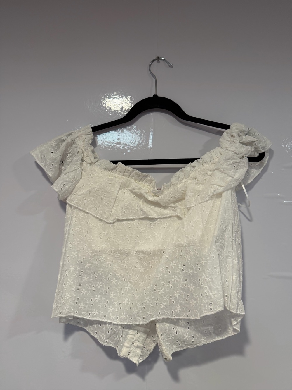 Women's NWT boutique Olivacheous Ivory Eyelet Ruffle Blouse - Picture 5 of 5